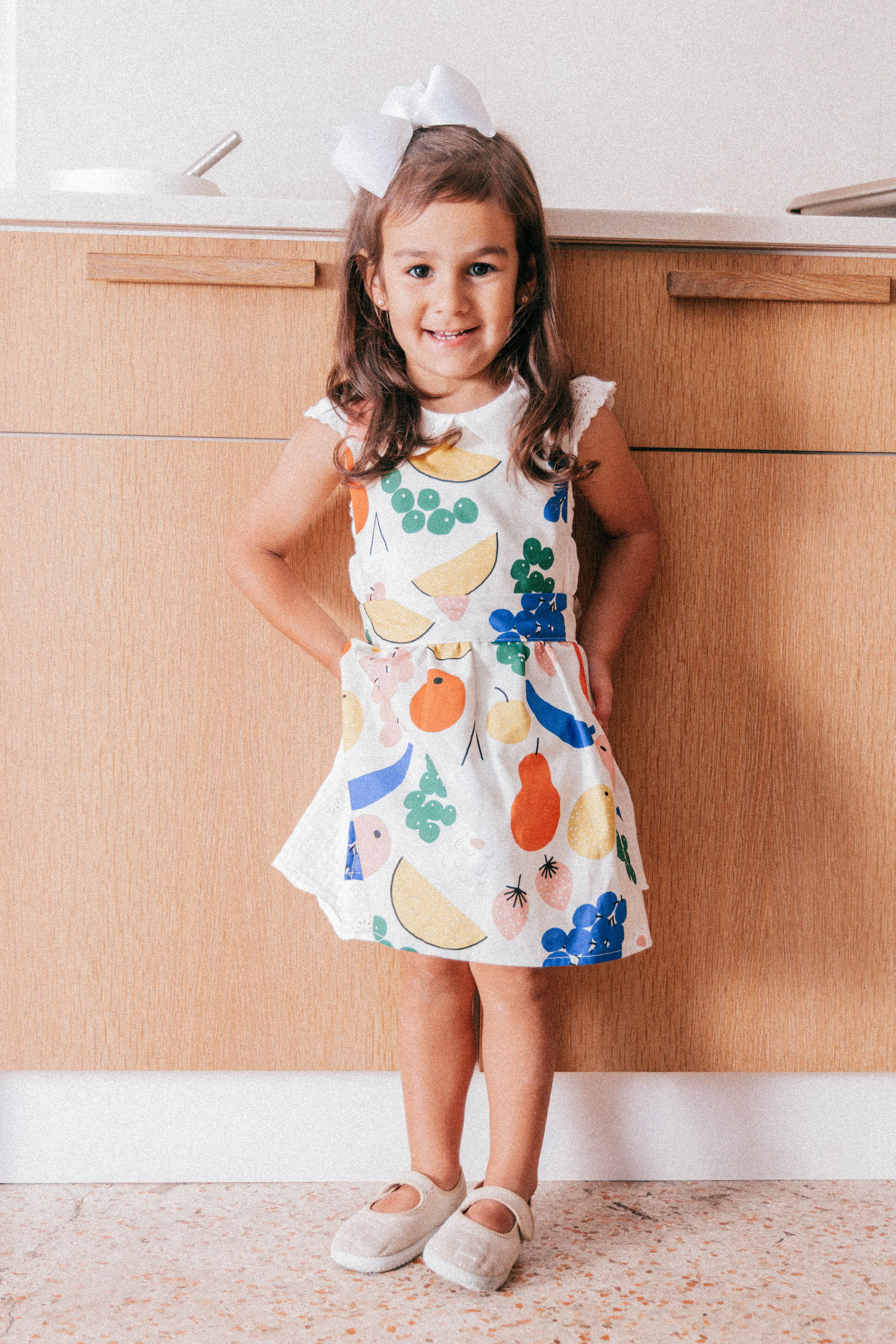 Child's Gidget Apron White Fruits Print