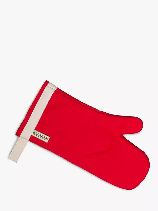 Le Creuset Oven Mitt Red