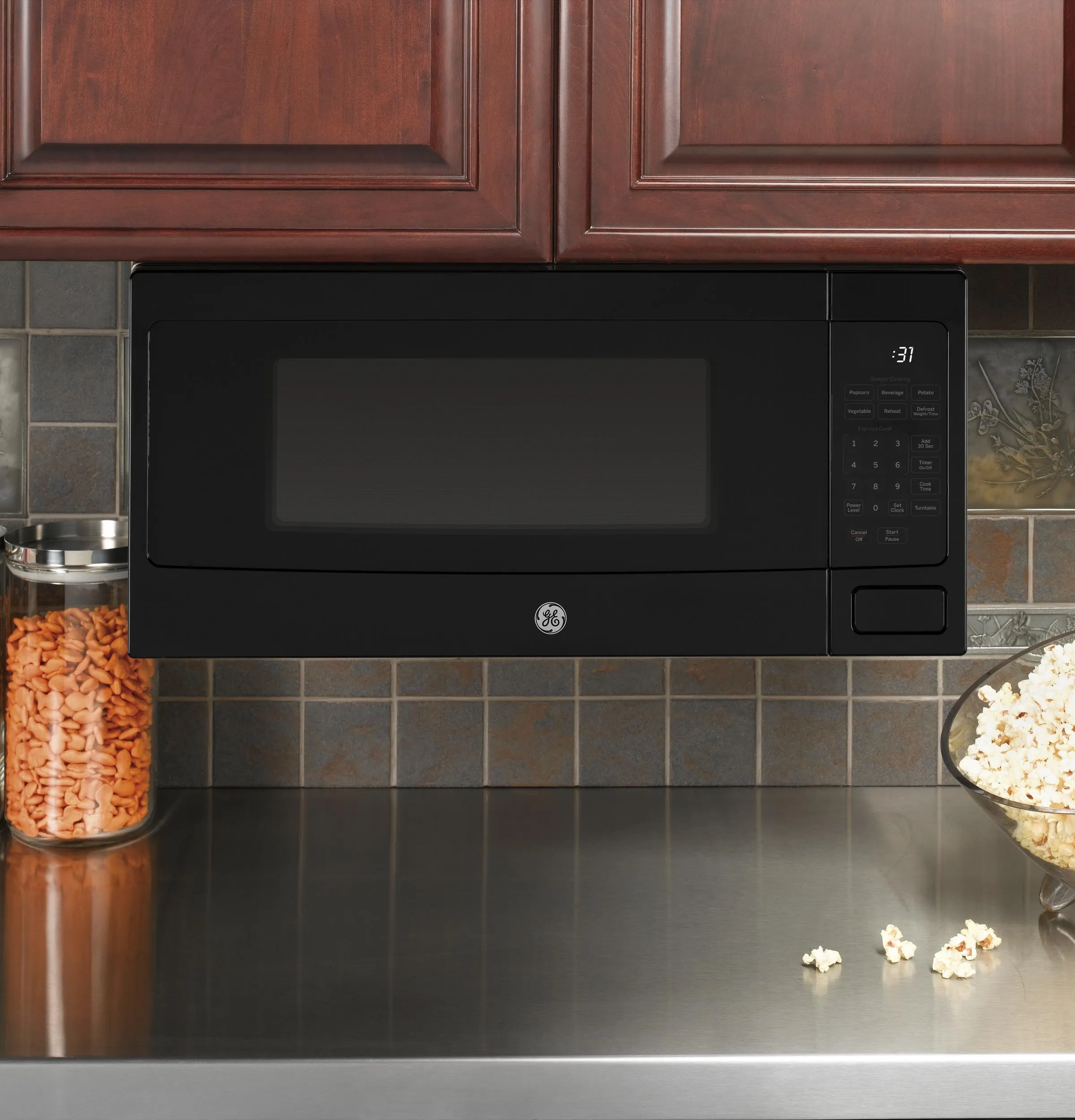 PEM31DFBB GE Profile™ 1.1 Cu. Ft. Countertop Microwave Oven