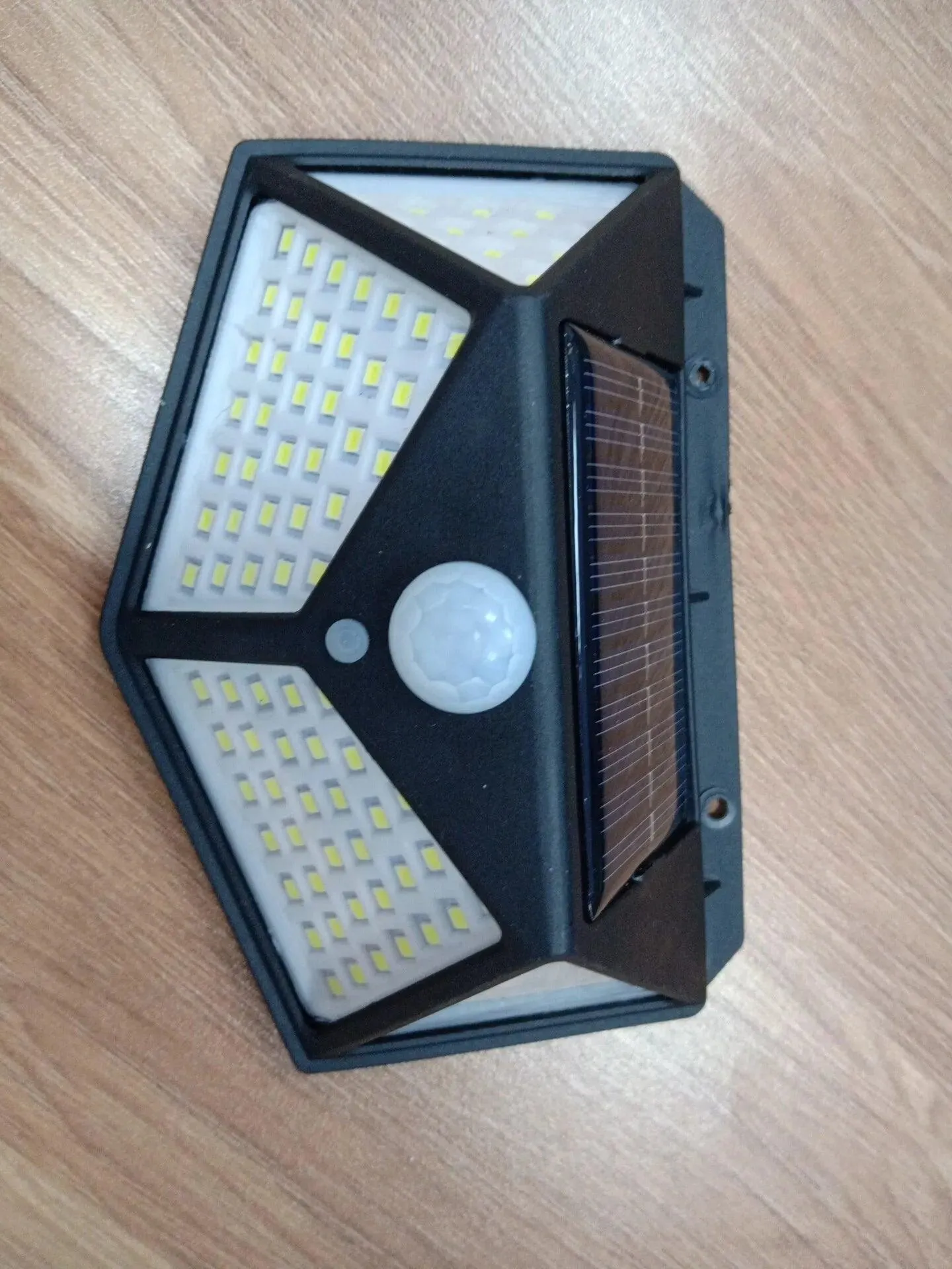 Solar Garden Motion Sensor Light: Eco-Friendly Outdoor Spotlight