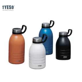 TYESO Big Capacity Outdoor Bottle with Handle 64oz