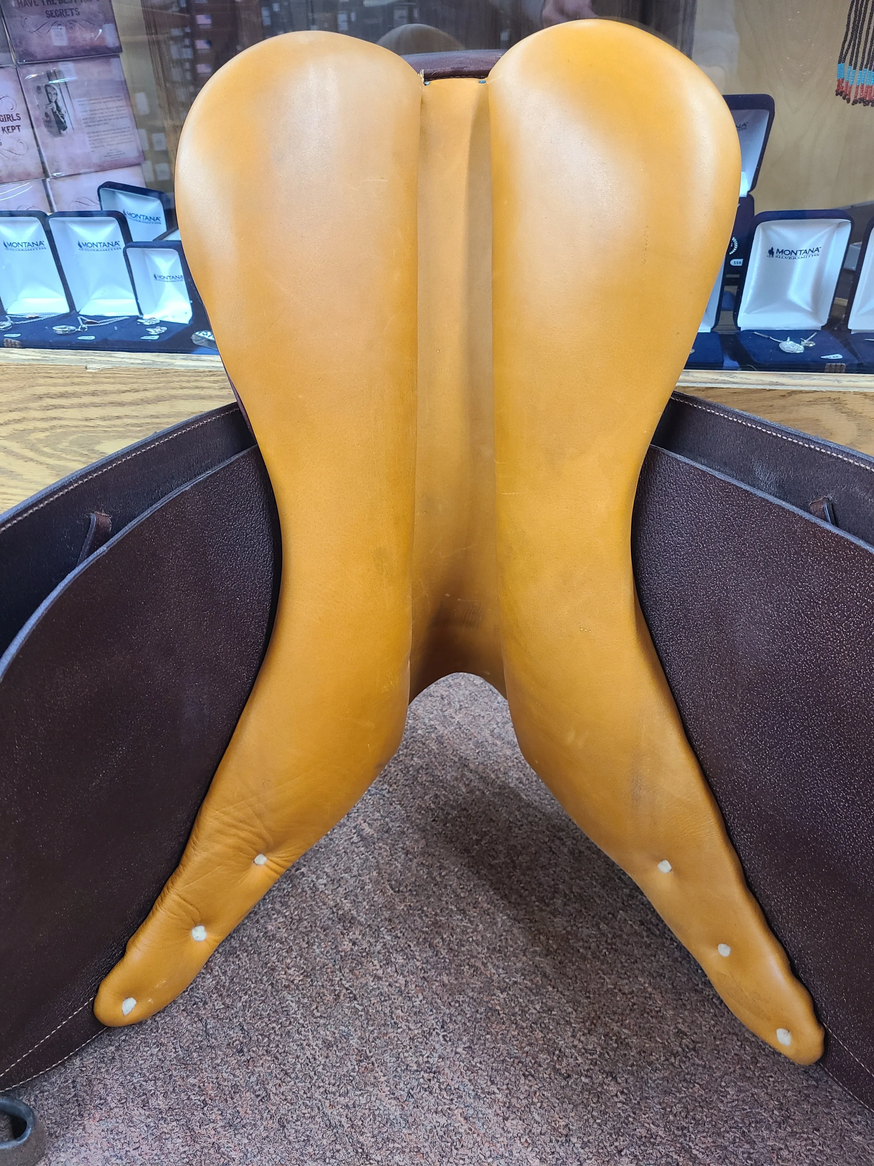 Used 17" Colligate Close Contact English Saddle