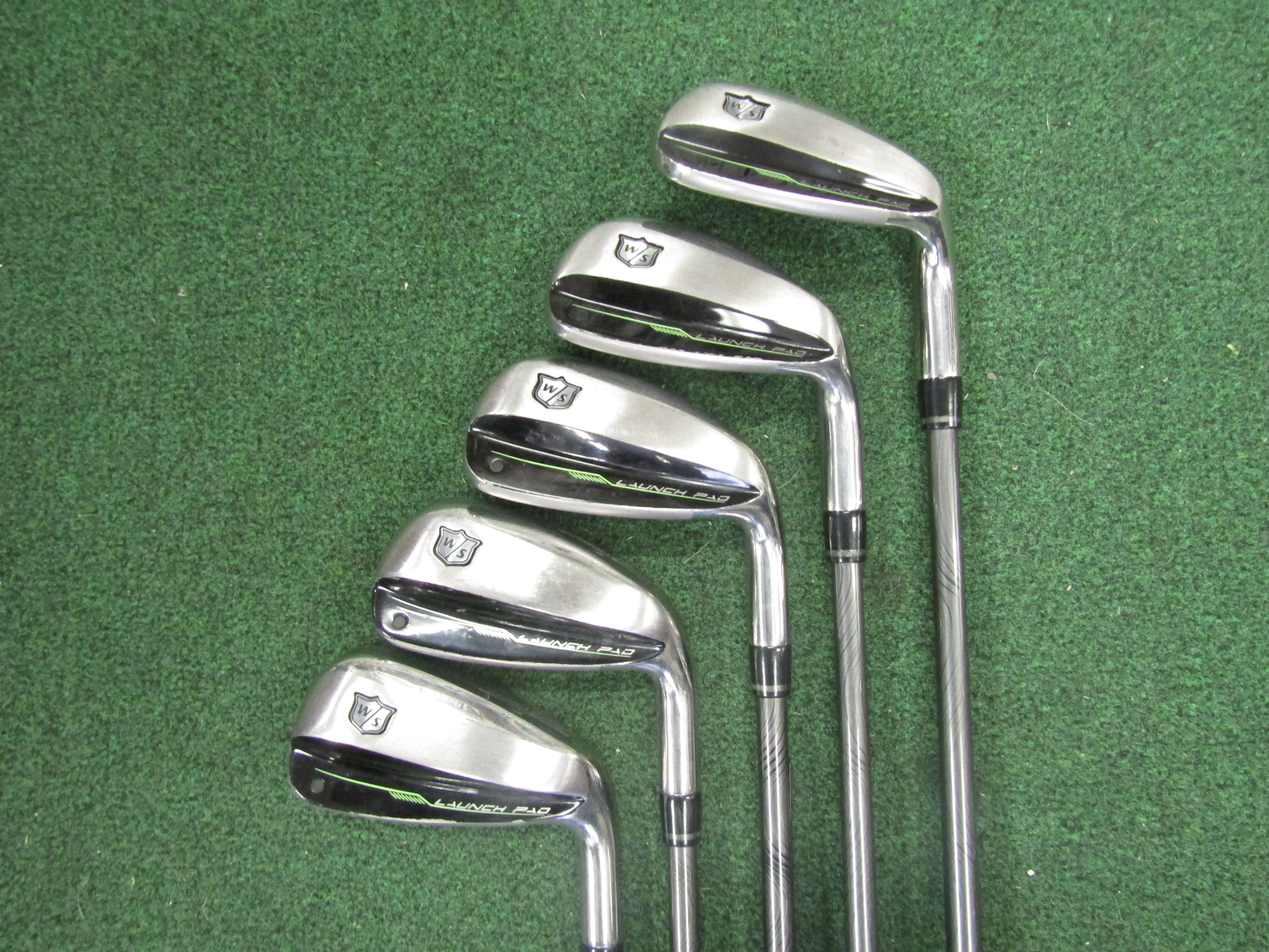 Wilson Launch Pad #7-PW, GW 5 pc. Iron Set Reg. Flex Graphite Shafts MRH